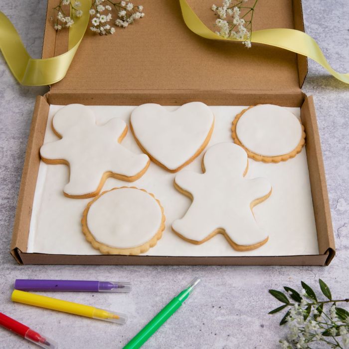 Cookie decorating kit