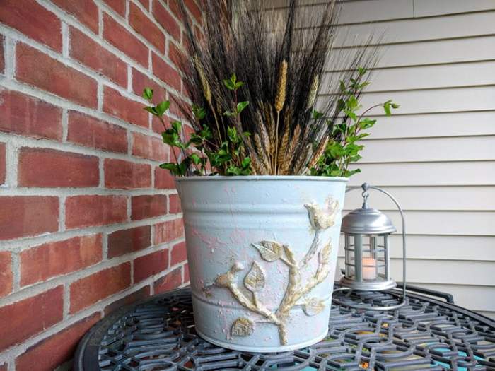 Decorating an old blue metal bucket ideas for christmas